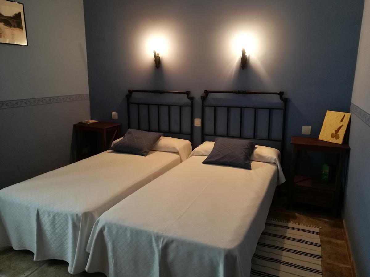 Mesa Del Conde Hotel San Felices de los Gallegos Luaran gambar