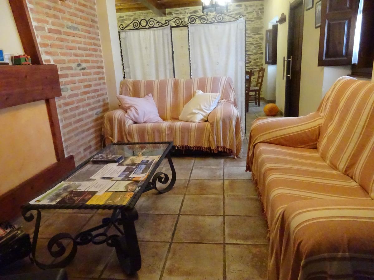 Mesa Del Conde Hotel San Felices de los Gallegos Luaran gambar